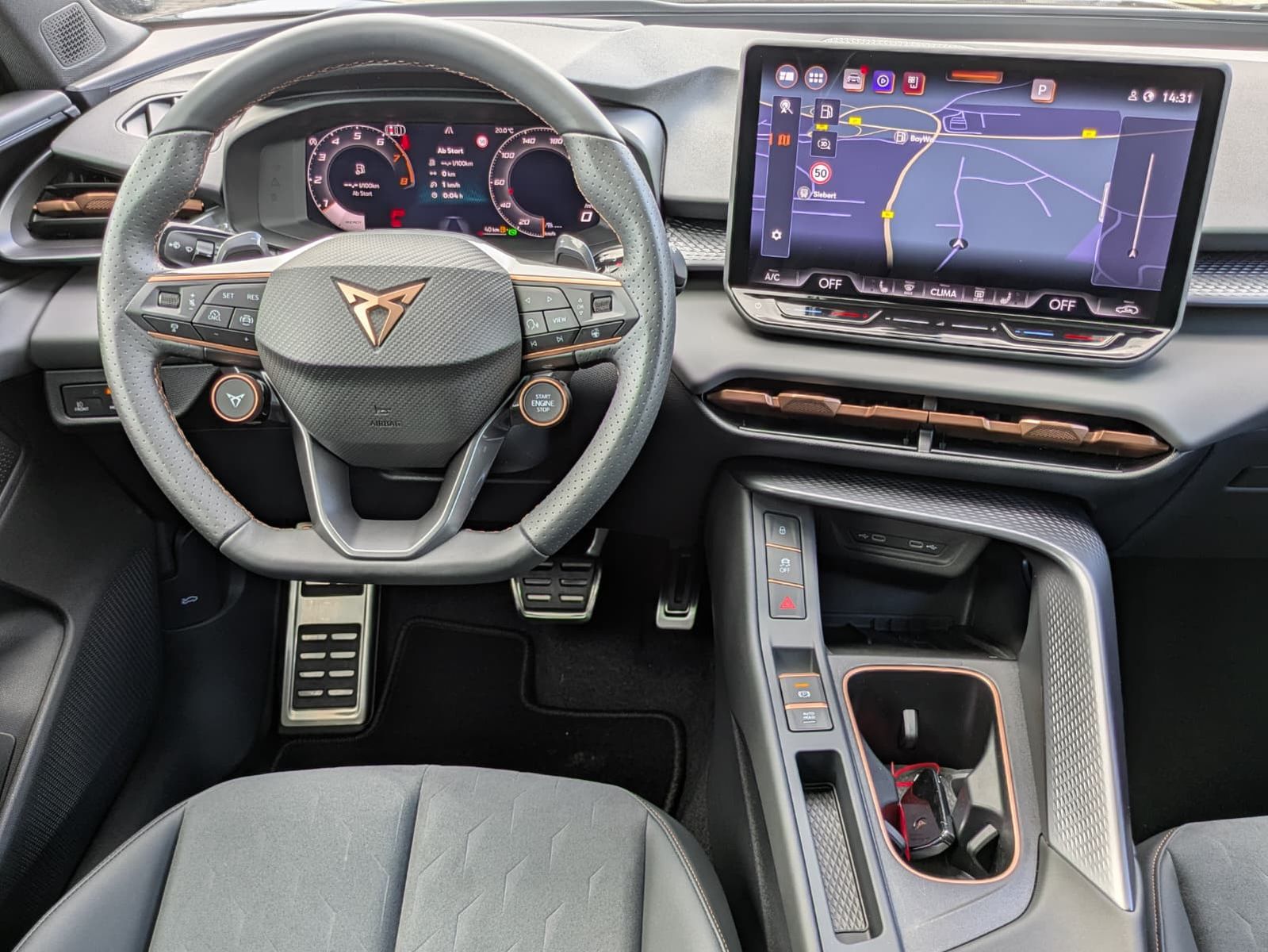 Fahrzeugabbildung CUPRA Terramar 2.0 TSI 4D VZ HUD*MATRIX*PANO*DCC*20"