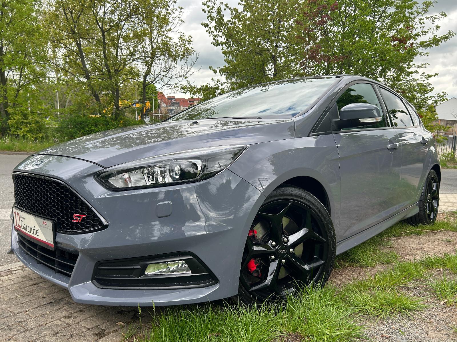 Ford Focus Lim. ST   1.HAND  ! ! !