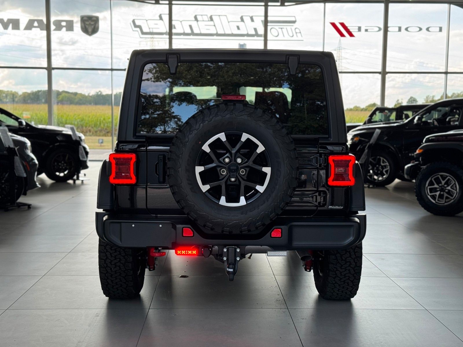 Fahrzeugabbildung Jeep Wrangler Rubicon 3,6 V6 MY24 "Sonderfelgen 17"