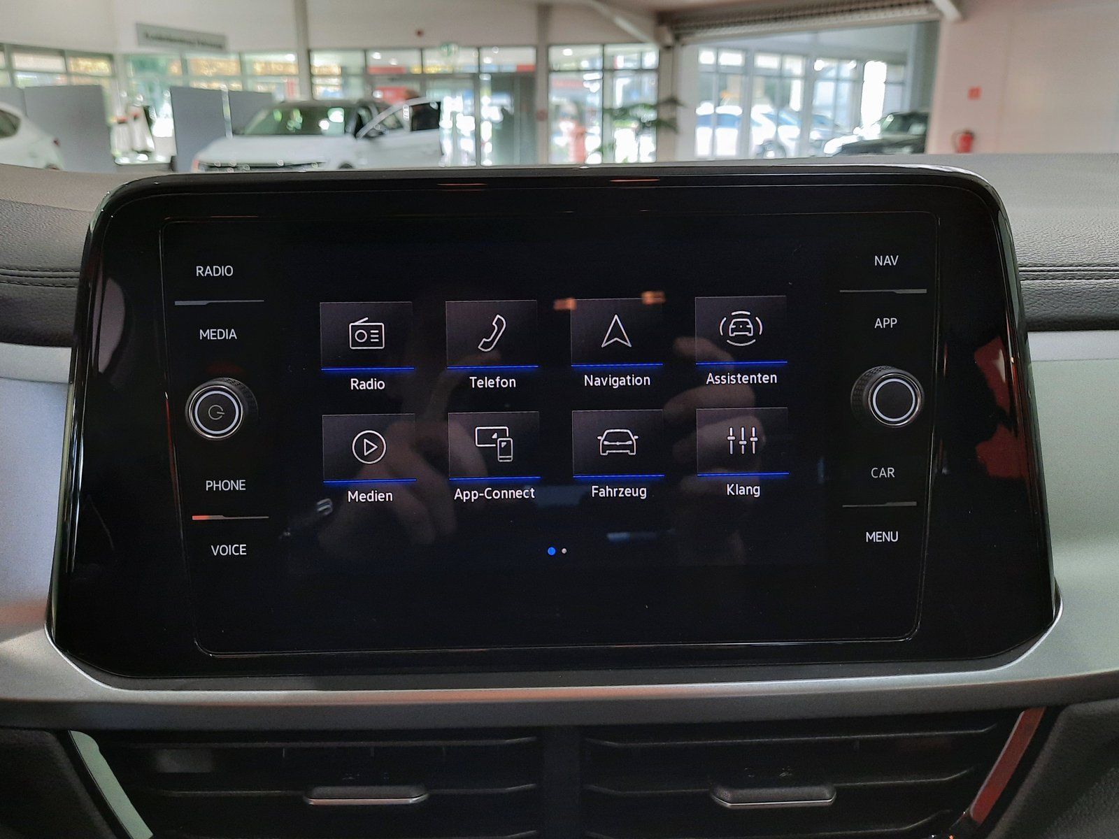Fahrzeugabbildung Volkswagen T-Roc TSI *Standhzg*AHK*Navi*LED*PDC*ACC*APP*