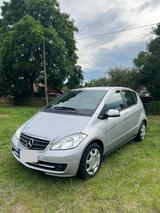 Mercedes-Benz A 160 CDI BlueEFFICIENCY - - Mercedes-Benz A 160: Cdi Blueefficiency