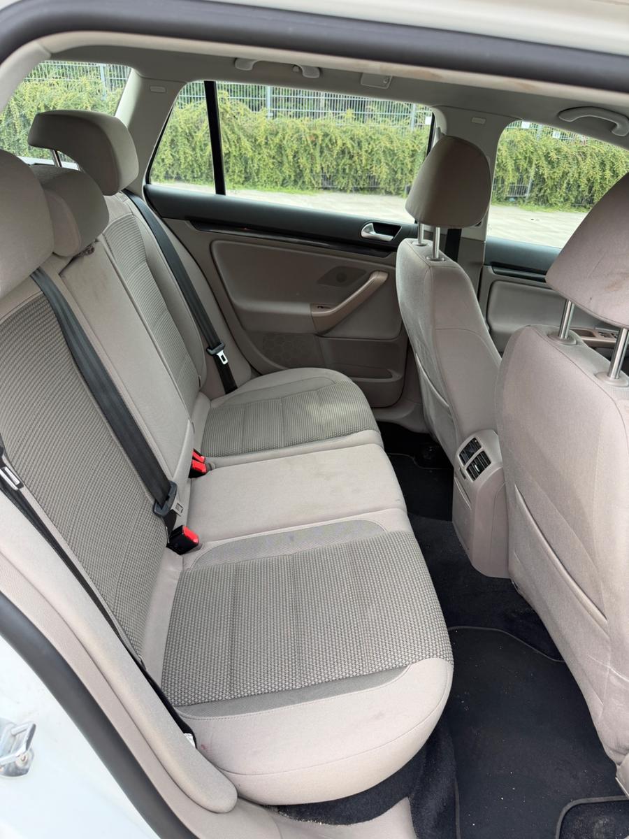 Volkswagen Golf 2011 — photo 17