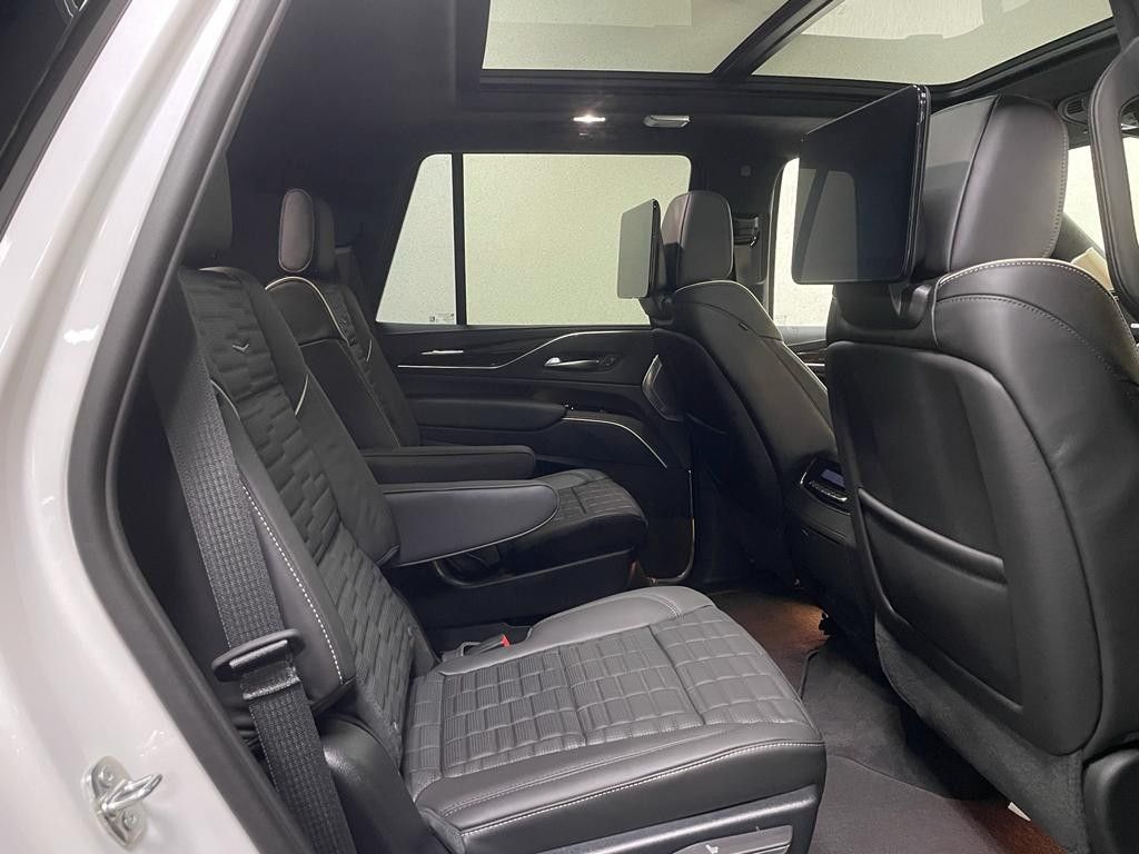 Fahrzeugabbildung Cadillac ESCALADE SPORT-PLATINUM 6.2 V8 -NIGHT VISiON 3 J