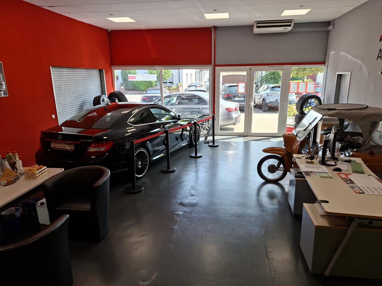 showroom-image-bottom