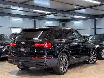 Audi Q7 - 7