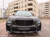 BMW X7 M50d/Voll/Pano/360/HUD/Mssg/HK - BMW X7 M50 aus 2020
