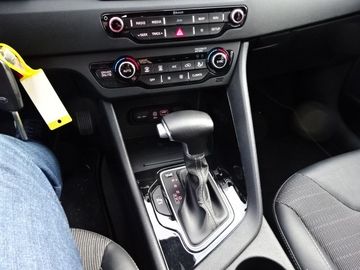 Fotografie 25 des Kia Niro 1.6 Hybrid Vision Automatik*Navi*RFK Klima