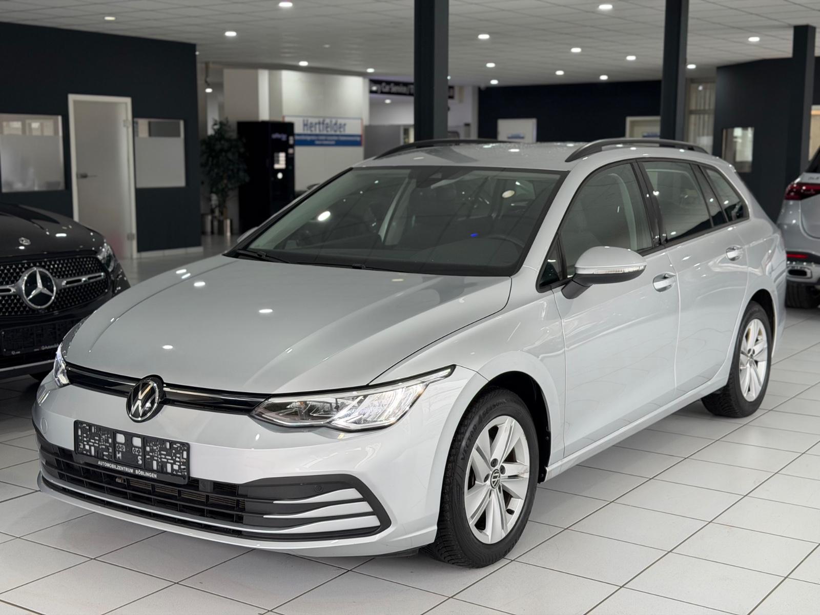 Volkswagen Golf VIII Variant Life*KAMERA*ACC*AMBIENT*WINTER