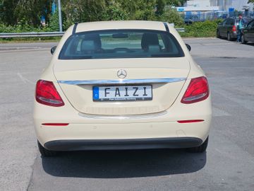 Mercedes E 200 - 4