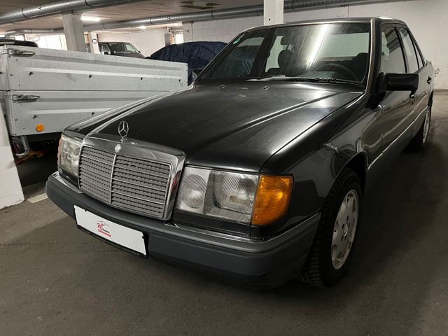 Mercedes-Benz E200*W124*VIDEO ANSCHAUEN*TÜV5/2026*kein Rost