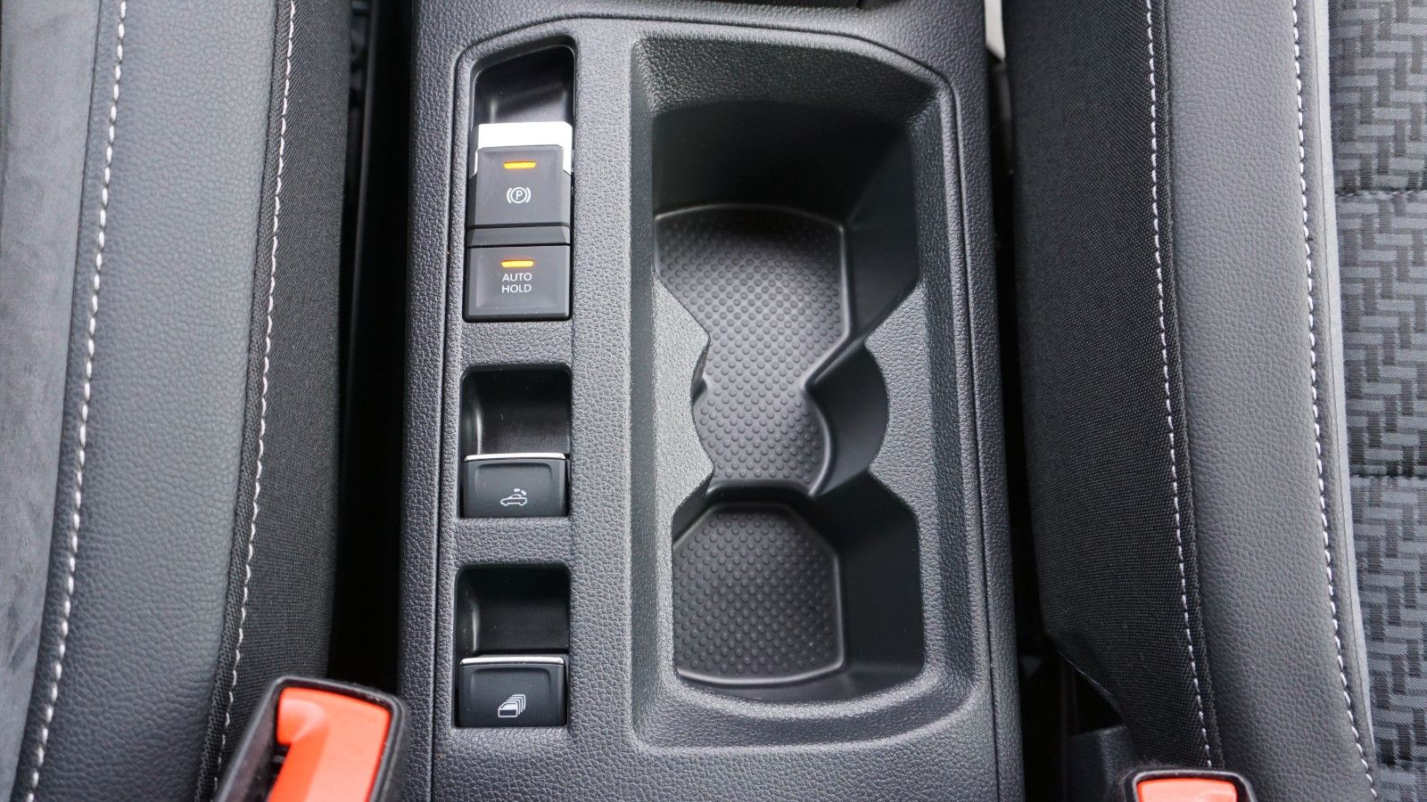 Fahrzeugabbildung Volkswagen T-Roc Cabriolet R-Line,Navi,DCC, DAB+,OPF, ALS,