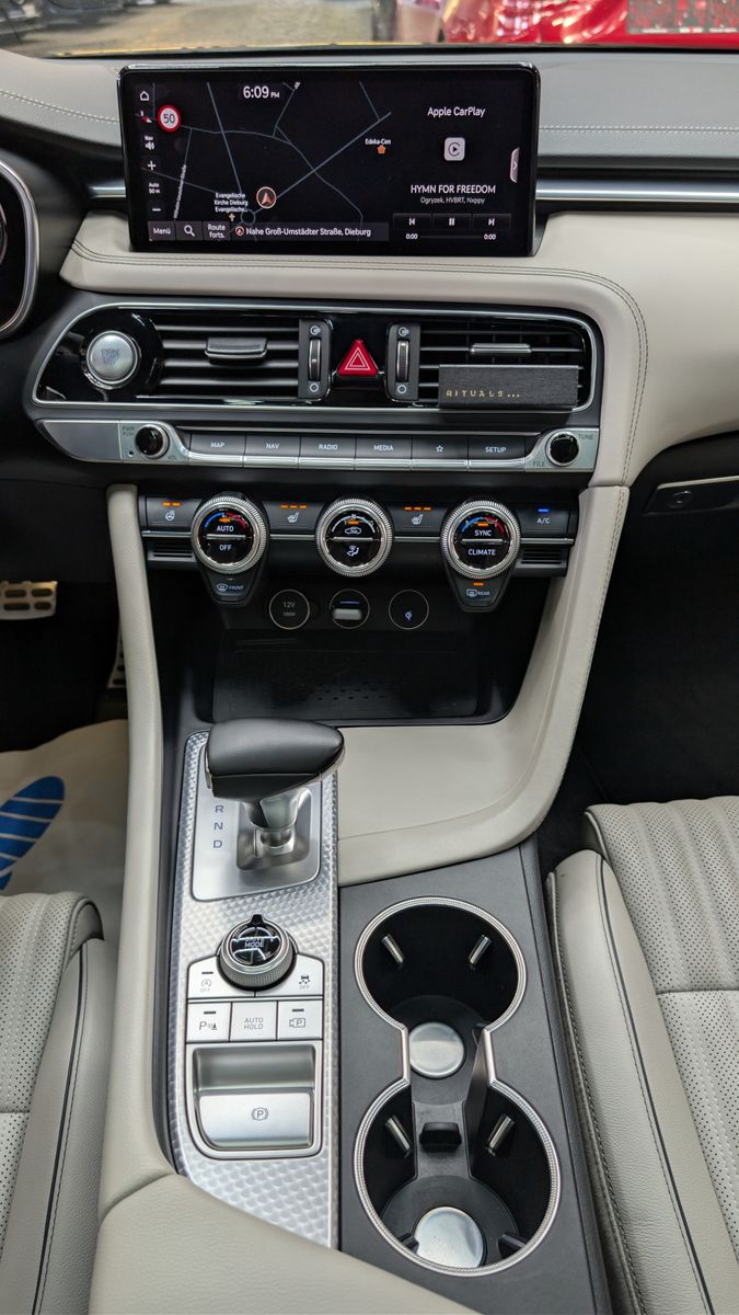Fahrzeugabbildung Genesis G70 2.0T 4WD Sport PANO*HuD*360°*ACC*SOUND*LEDER