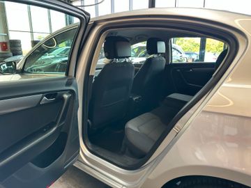 MYAUTOCENTER – Gebraucht- und Jahreswagen mit Werkstattservice in Pfaffenhofen Volkswagen Passat *ACC*NAV*AHK*PDC*SitzHZ*2-ZONEN*TotWinkel