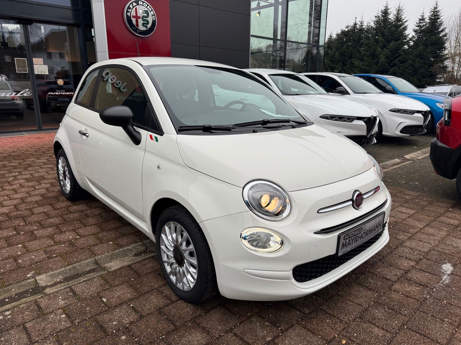 Fahrzeugabbildung Fiat FIAT 500 HATCHBACK NAVI KLIMAAUT.