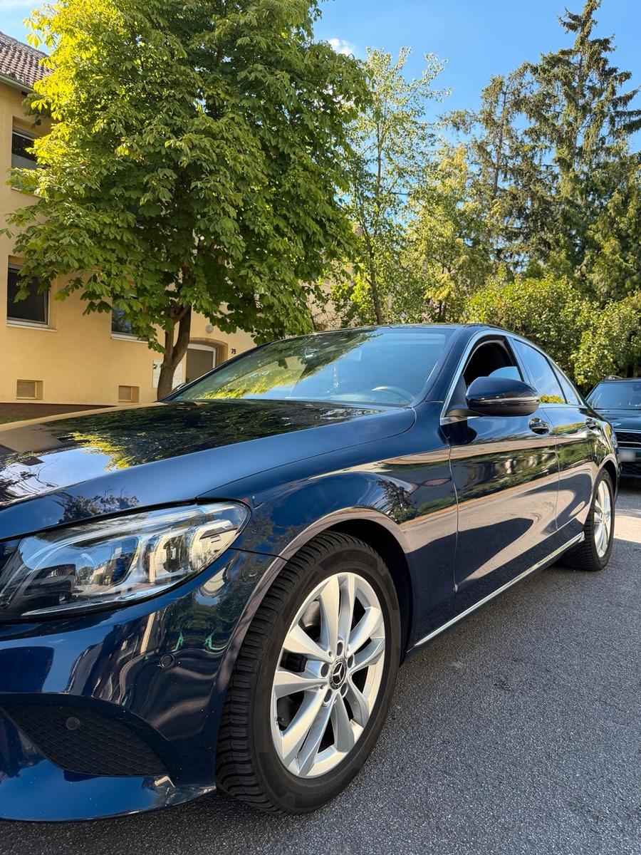 Mercedes-Benz C 220
