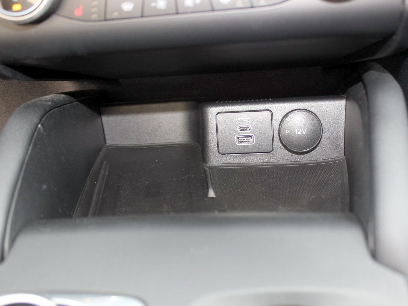 Fahrzeugabbildung Ford Kuga Plug-In Hybrid ST-Line X 2,5 Duratec
