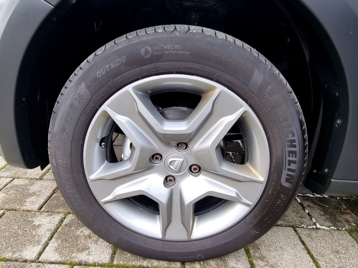 Fahrzeugabbildung Dacia Sandero Stepway Prestige TCe 100