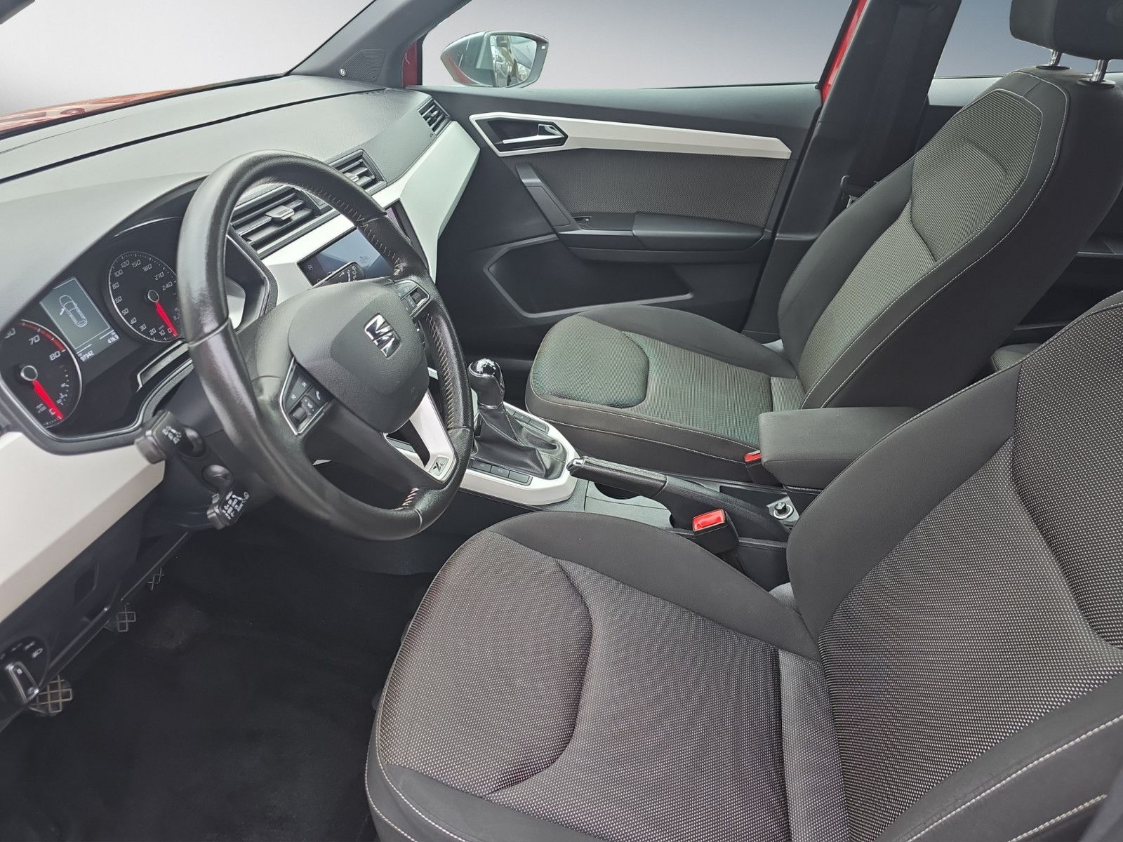 Fahrzeugabbildung SEAT Arona Xcellence*Navigationssystem AHK PDC SiTZHE