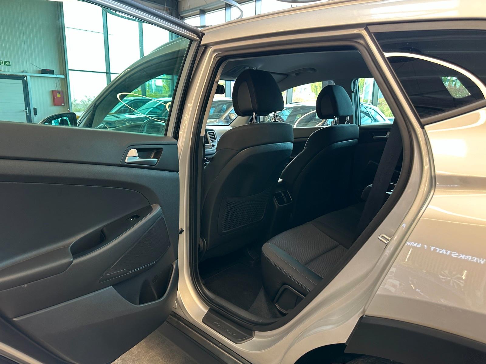 Hyundai Tucson Intro Edition 4WD *NAVI*TEMPOMAT*KLIMA*