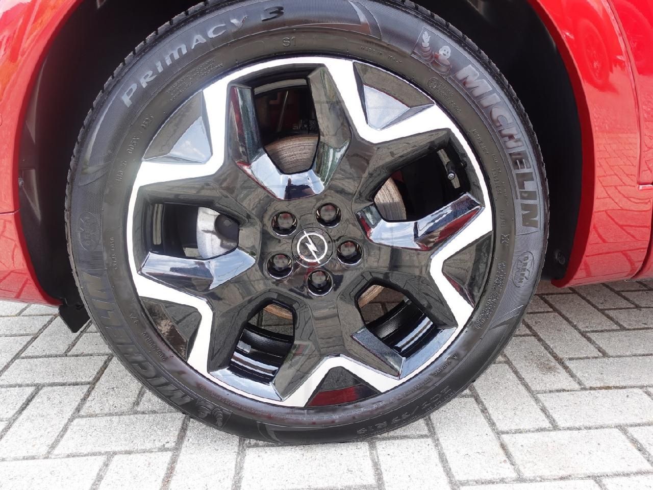 Fahrzeugabbildung Opel Grandland 1,2 Ultimate Automatik
