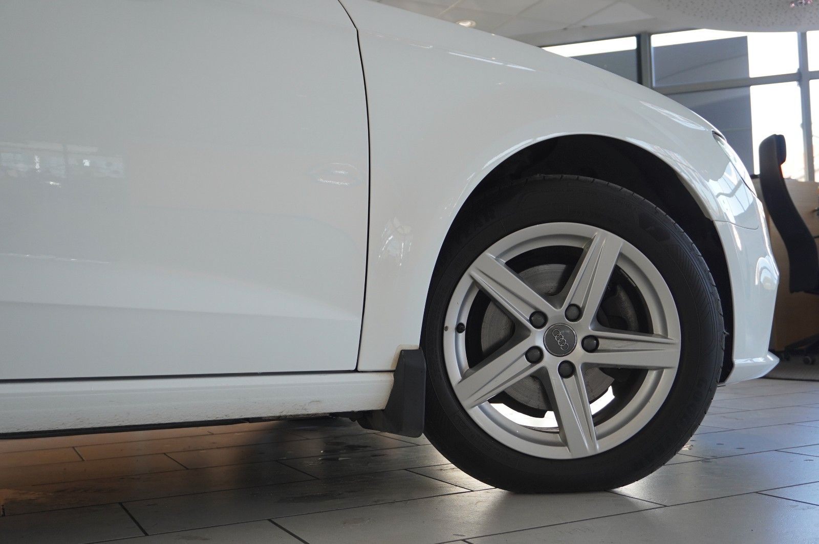 Fahrzeugabbildung Audi A3 Sportback 35 TFSI NAVI/BI-XENON/SHZ/ACC/PDC