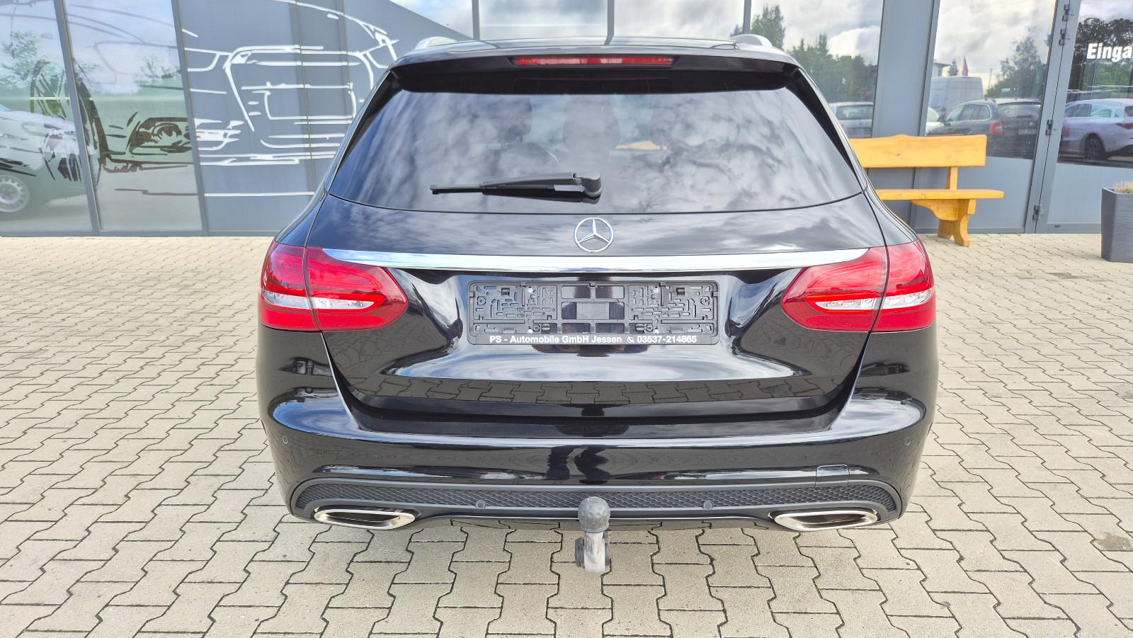 Mercedes-Benz T-Modell C 180 CGI*Navi*LED*Leder*AHK
