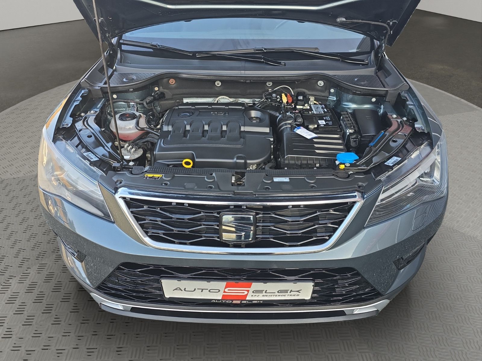 Fahrzeugabbildung SEAT Ateca Xcellence+LED+Navi+PDC+Kamera+AHK