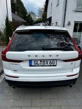 Volvo XC60 D3 GARANTIE PANO 150PS 2WD SUMMUM - Volvo XC60: 3D