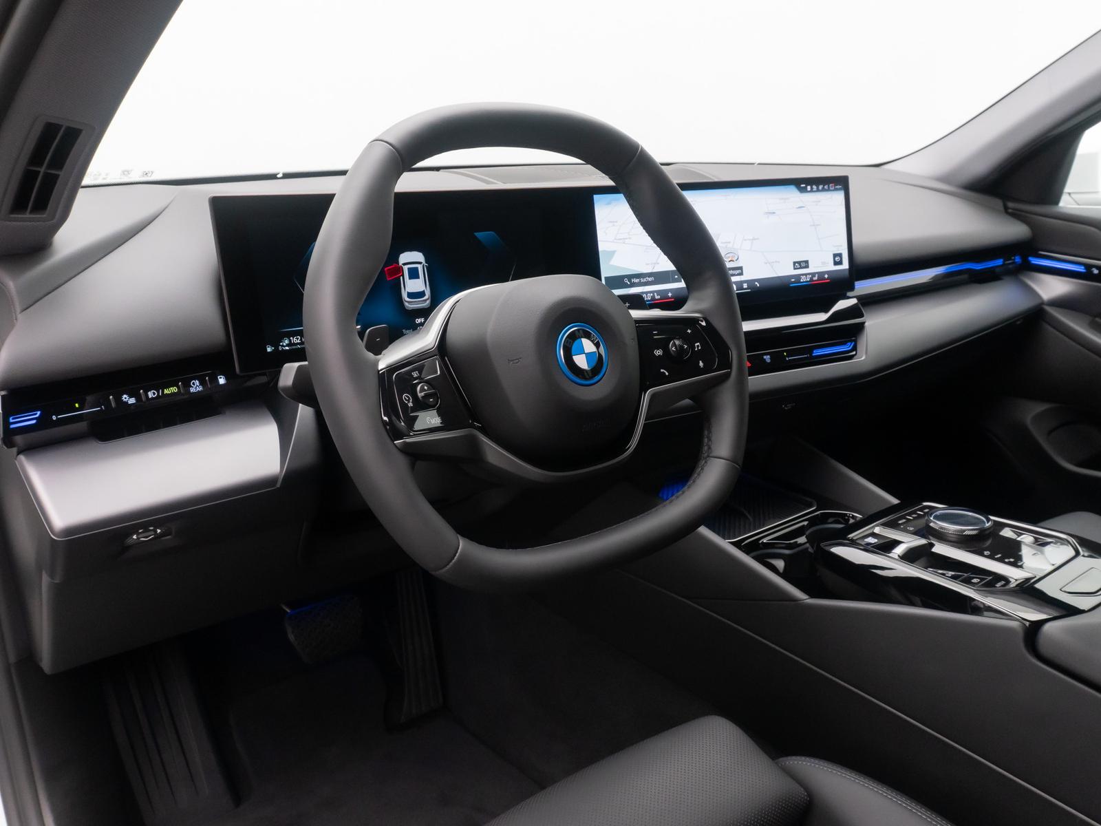 BMW 530e Kamera DAB Alarm DigitKey Widscreen 19Zoll