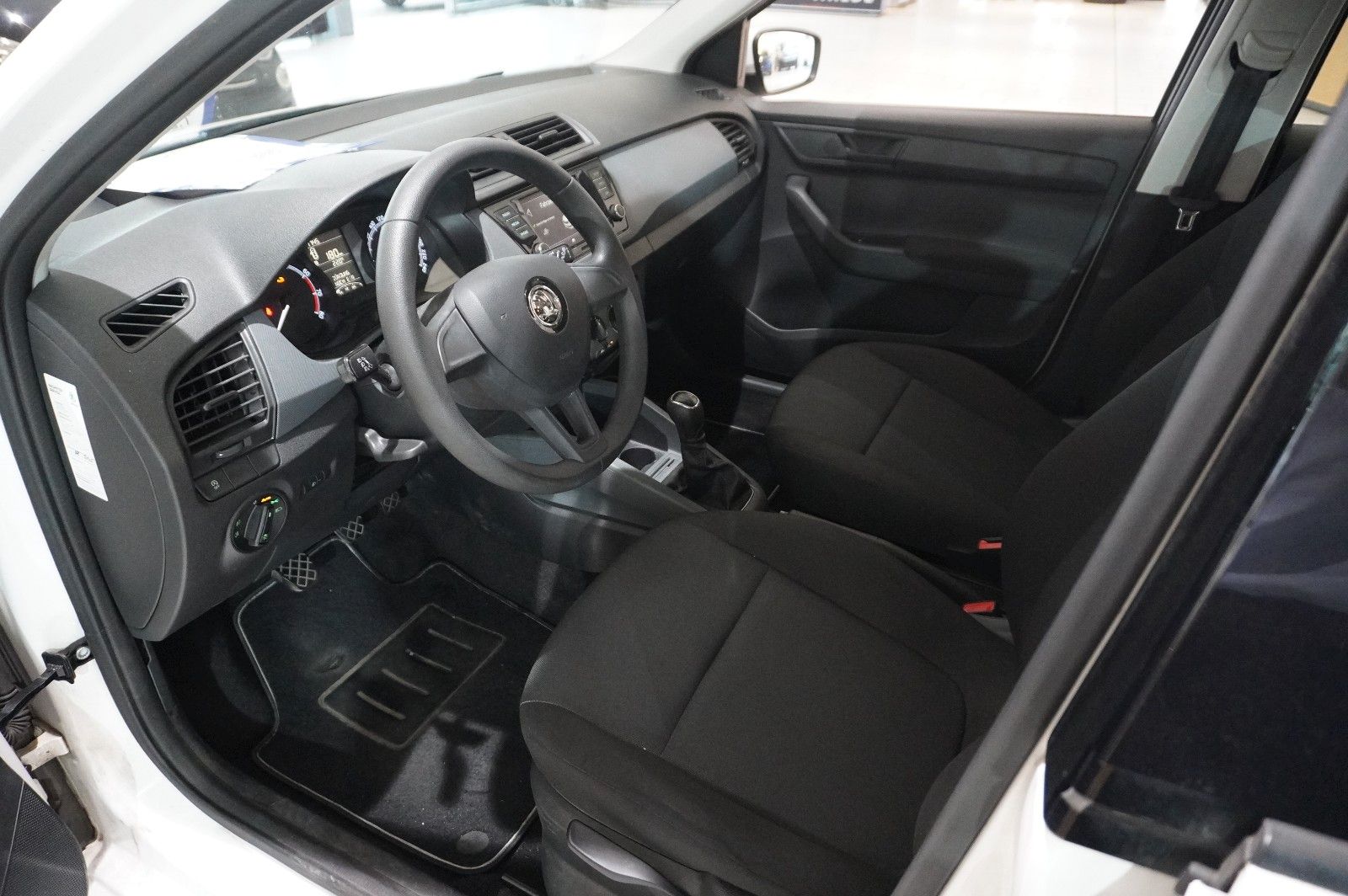 Fahrzeugabbildung SKODA Fabia 1.0 ACTIVE 5-TÜR LED/KLIMA/USB/NEBEL/BT