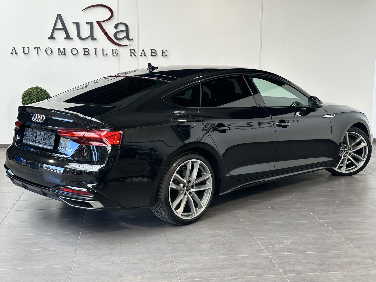 Fahrzeugabbildung Audi A5 SpB 40 TFSI S-Line Black NAV+MATRIX+ACC+VC+PP