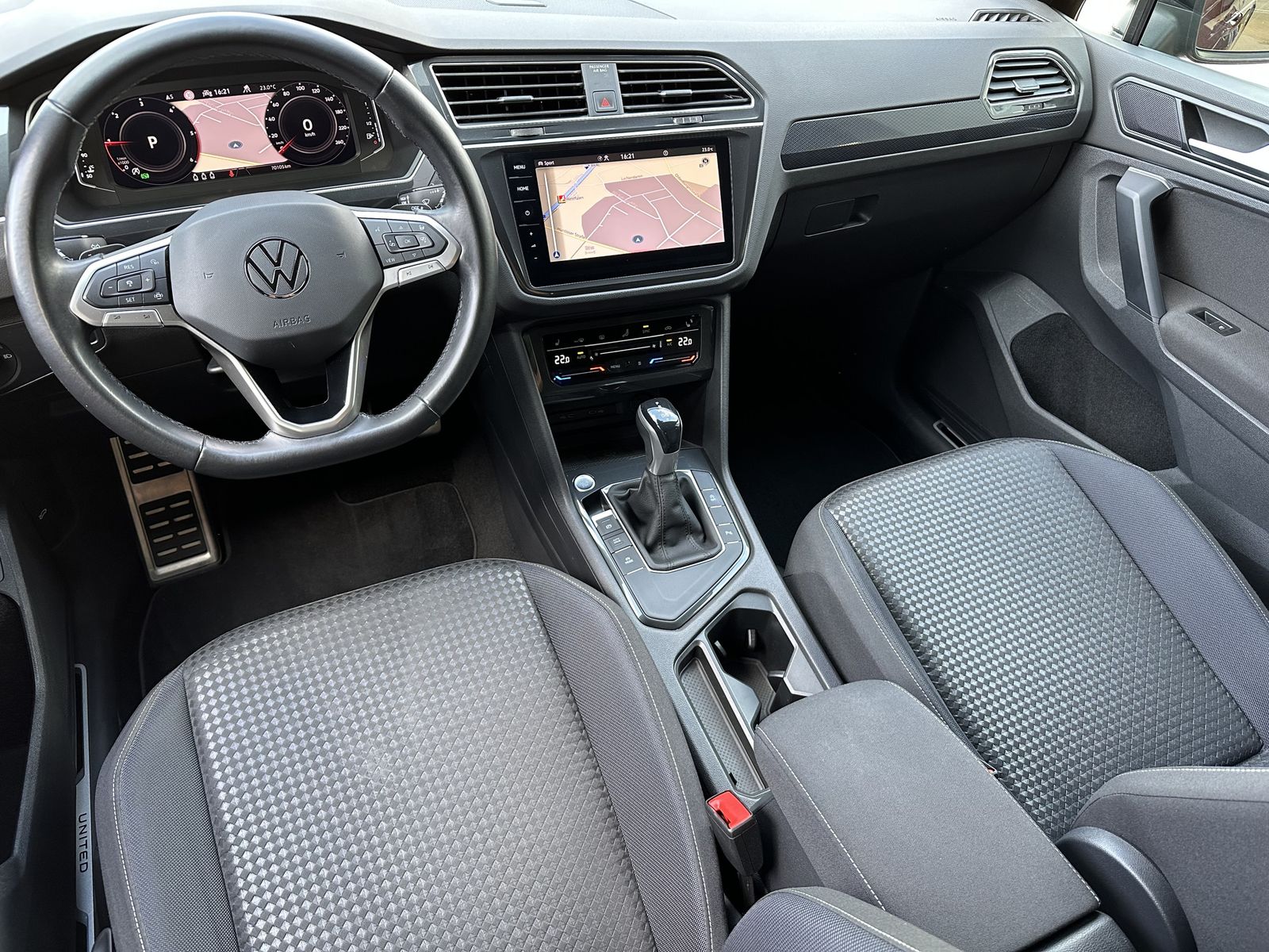 Fahrzeugabbildung Volkswagen Tiguan 2.0 TDI DSG United NAV+LED+ACC+KAM+VCOCK