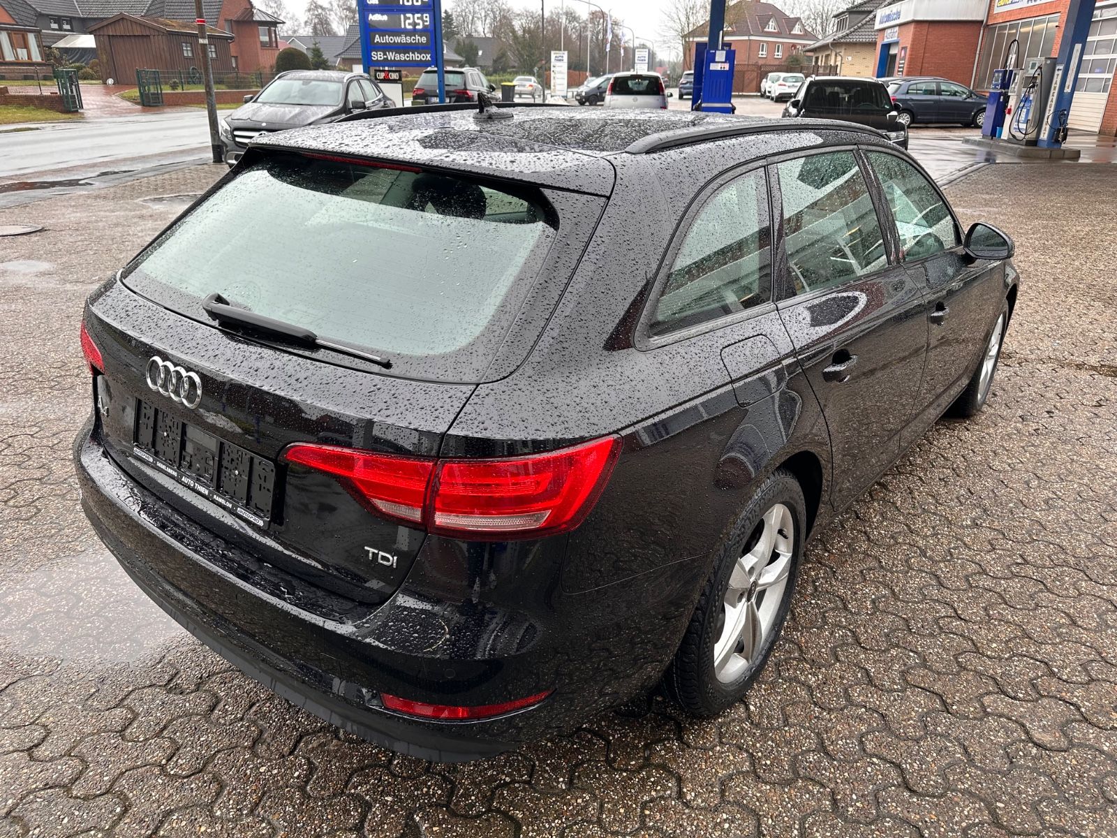 Fahrzeugabbildung Audi A4 Avant 2.0 TDI BiXenon/GRA/Navi/PDC/eHeck