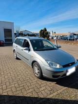 Ford Focus 1.6 Benzin - Ford Focus aus 2003: Kombi