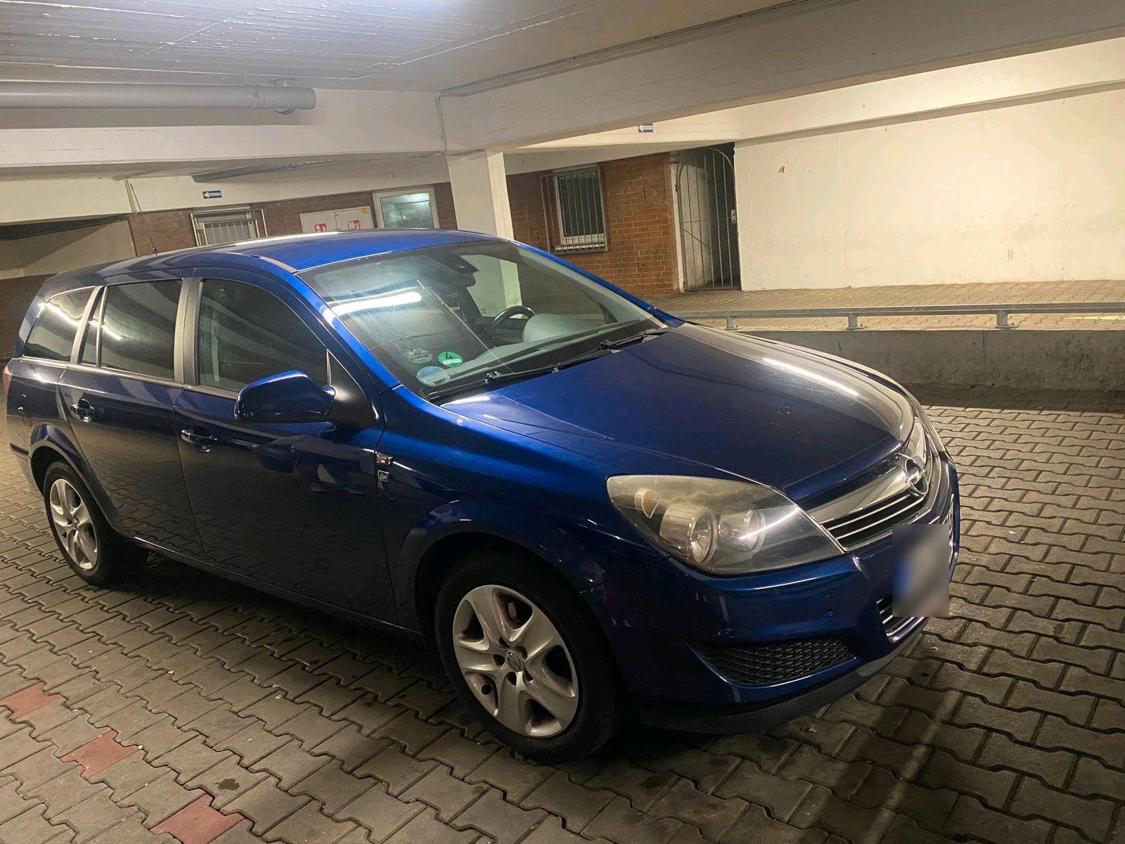 Opel Astra 2010 — photo 7