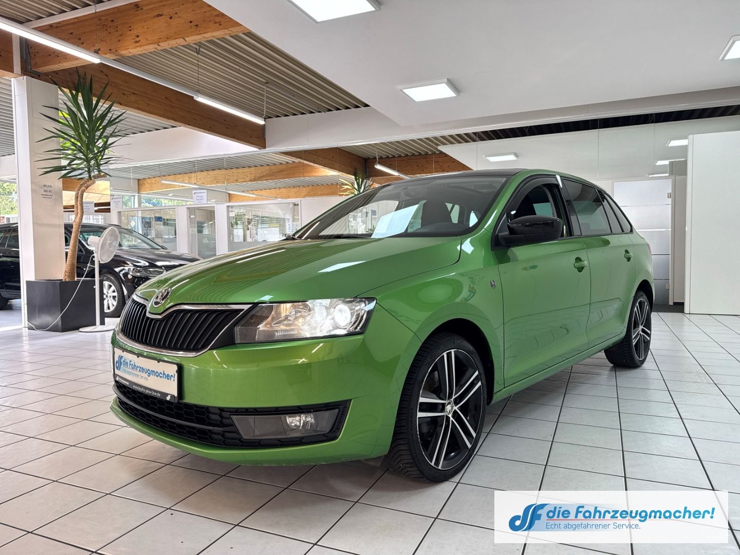 Fahrzeugabbildung SKODA Rapid Spaceback StylePlus 1.2 TSI Panorama Xenon