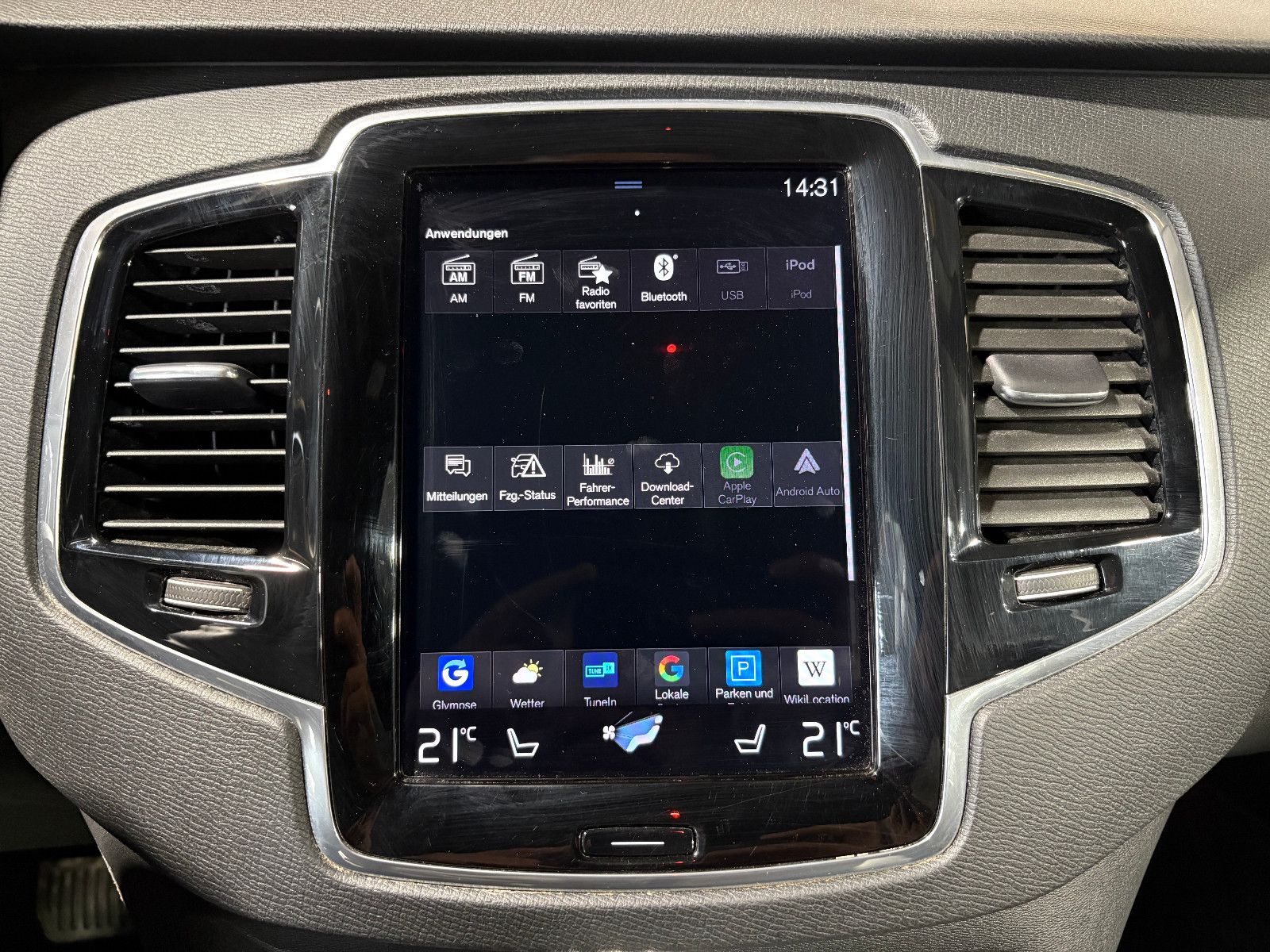 Fahrzeugabbildung Volvo XC90 Momentum AWD/NAVI/KAMERA/APPLE/KLIMA/SHZ