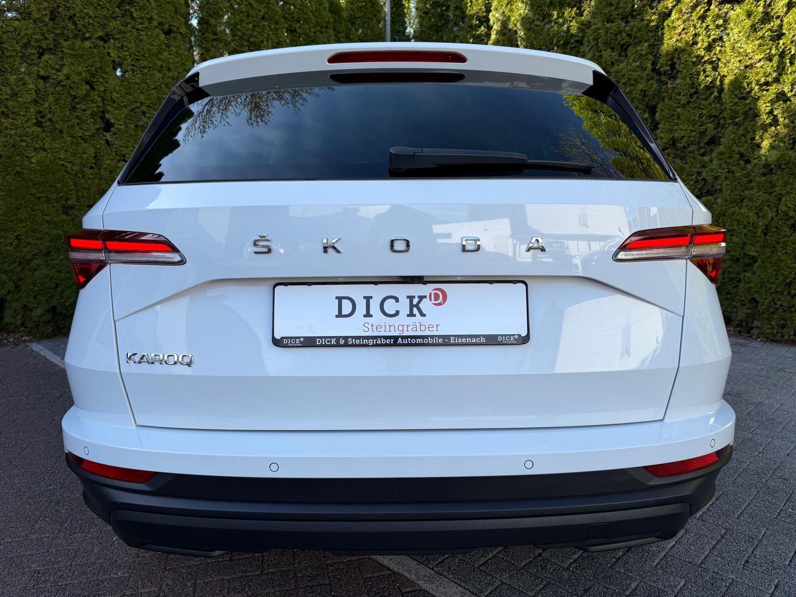 Fahrzeugabbildung SKODA Karoq 1.5 TSI Ambition LED+KAMERA+VIRT+CARPL+DAB