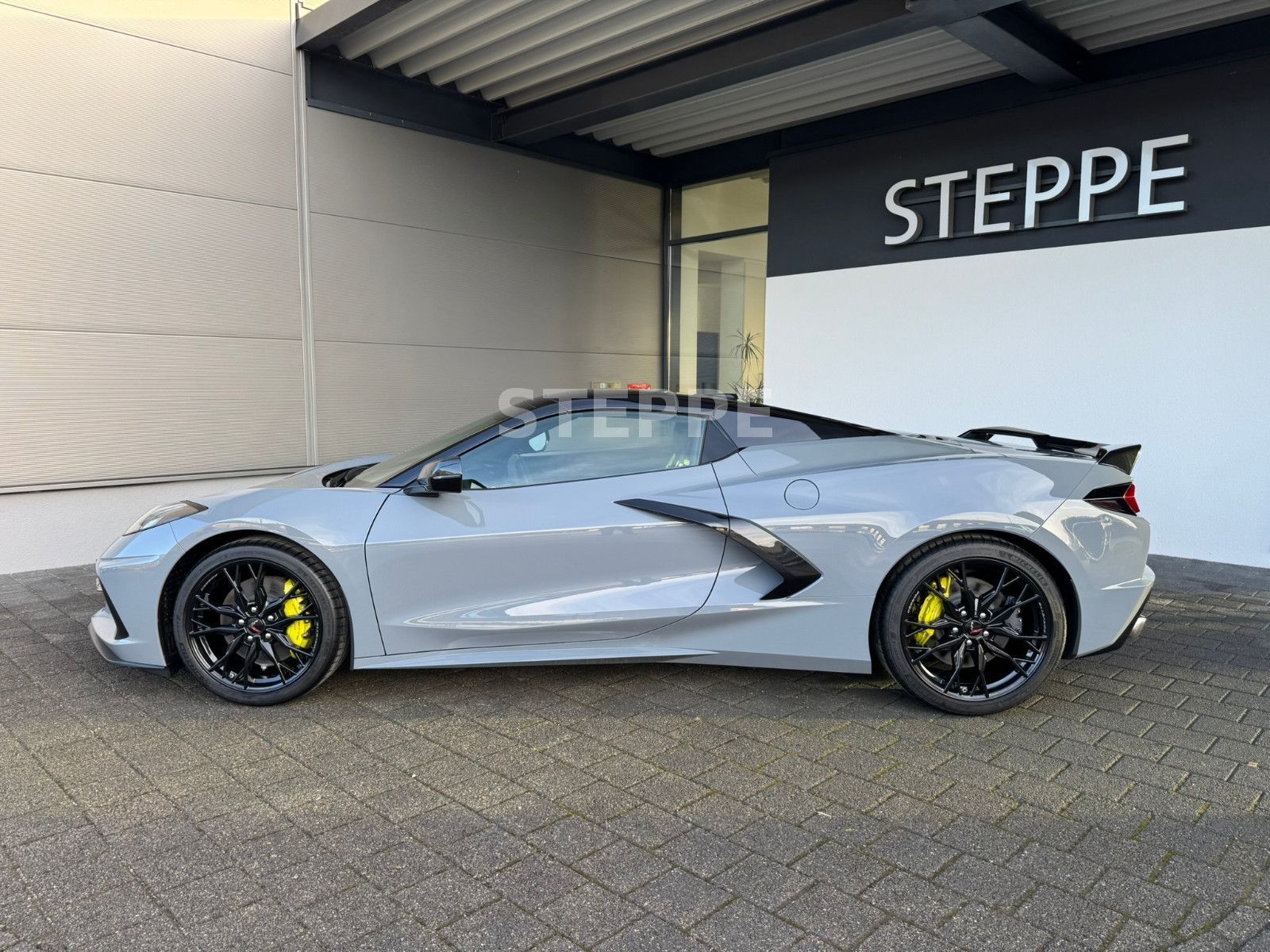 Corvette C8 Stingray Convertible 3LT Europamodell STEPPE