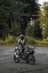 Yamaha YZF-R1 RN69 Techblack - letzte Auslieferung nach - Offers
