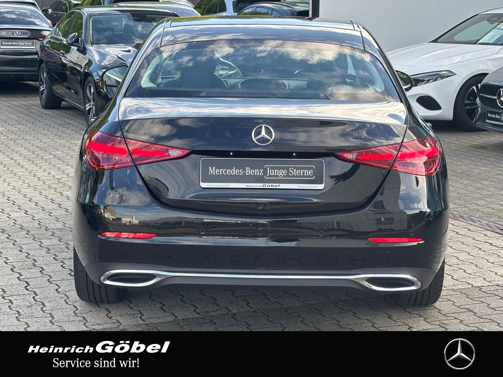 Fahrzeugabbildung Mercedes-Benz C 180 AVANTGARDE*AHK*LED*DISTRONIC*PRE-SAFE*