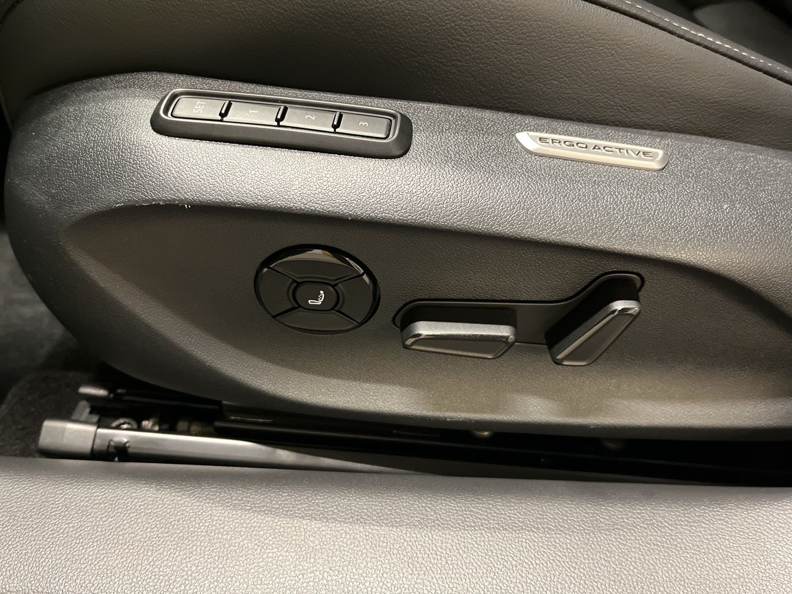Volkswagen Passat Variant - Bild 15