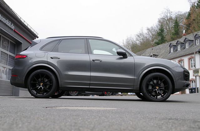 Porsche Cayenne S*Luft,Pano,14-W,SoftClose,BOSE,Standhz.