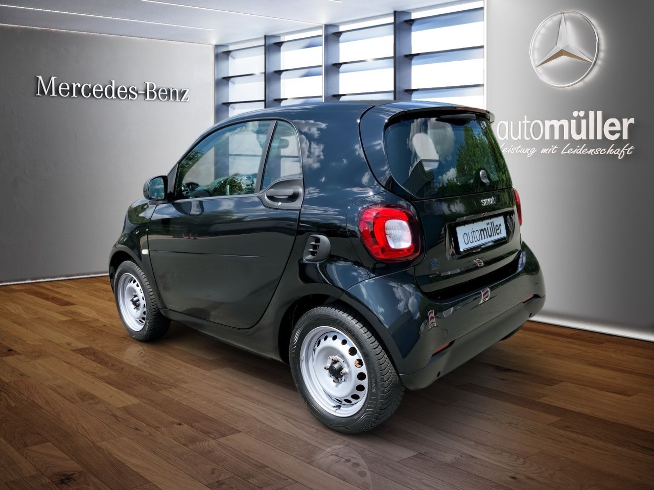 Fahrzeugabbildung Smart smart EQ fortwo 22KW+SITZHEIZ+KLIMAAUTO+DAB+USB