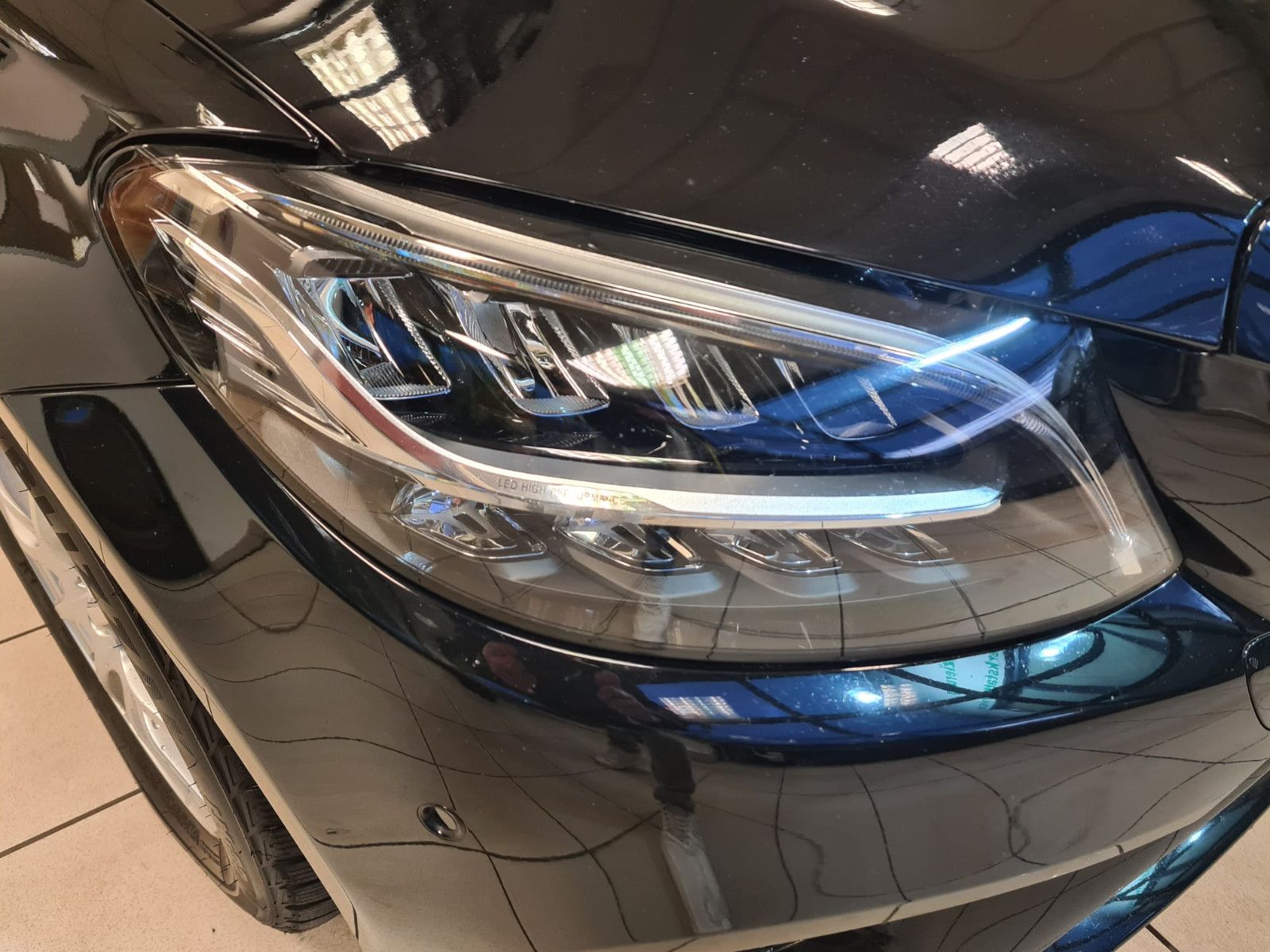 Fahrzeugabbildung Mercedes-Benz C 180d T-Modell / LED HP / GEPFLEGT /