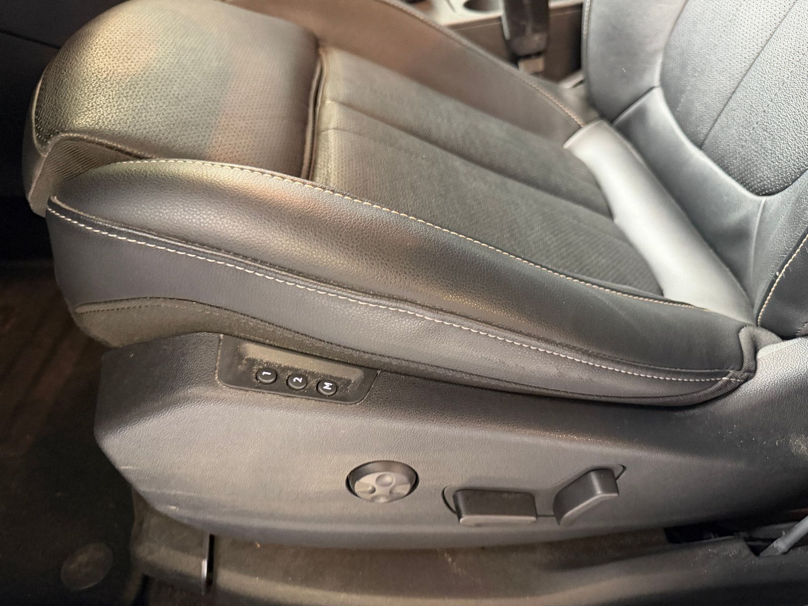 Fahrzeugabbildung Opel Grandland Ultimate/LEDER/KAMERA/ASSISTANC/LED/DI