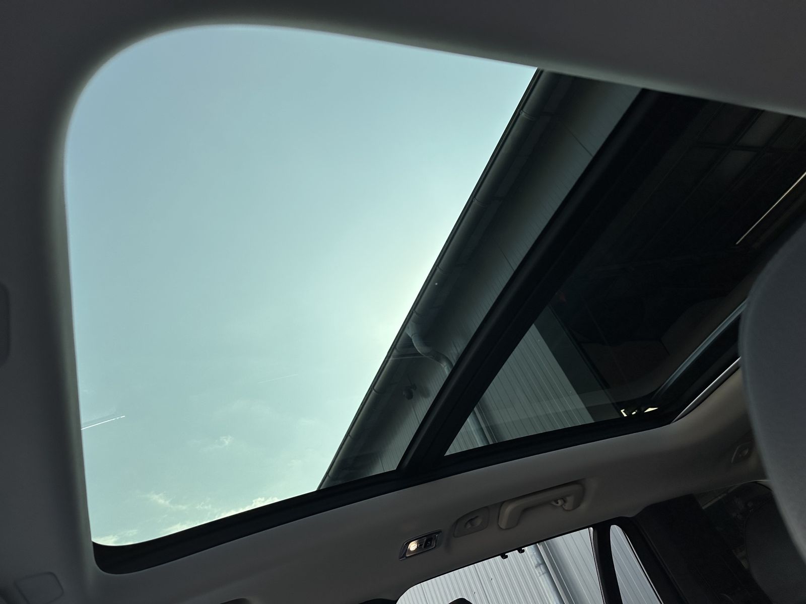 Fahrzeugabbildung Volvo XC90 B5 AWD Momentum Pro NAV+LED+VC+PANO+AHK+H&K