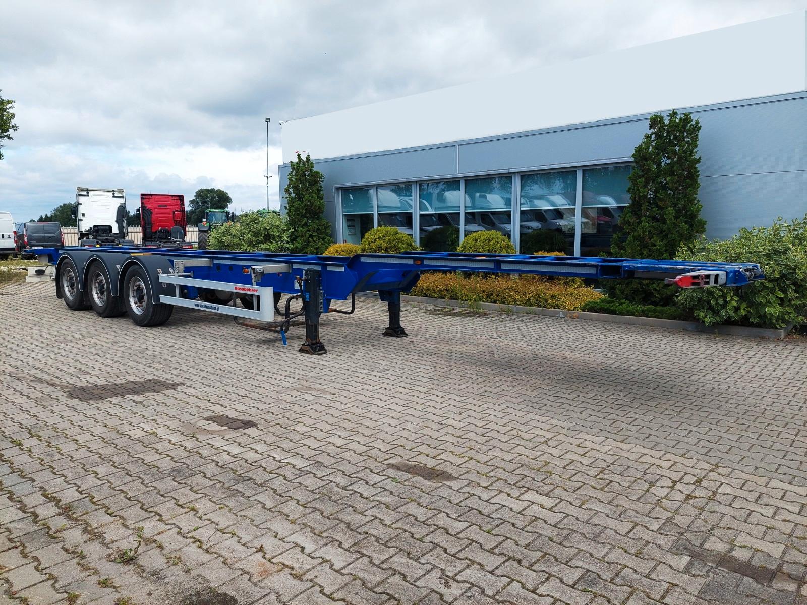 Kässbohrer XS, under-container