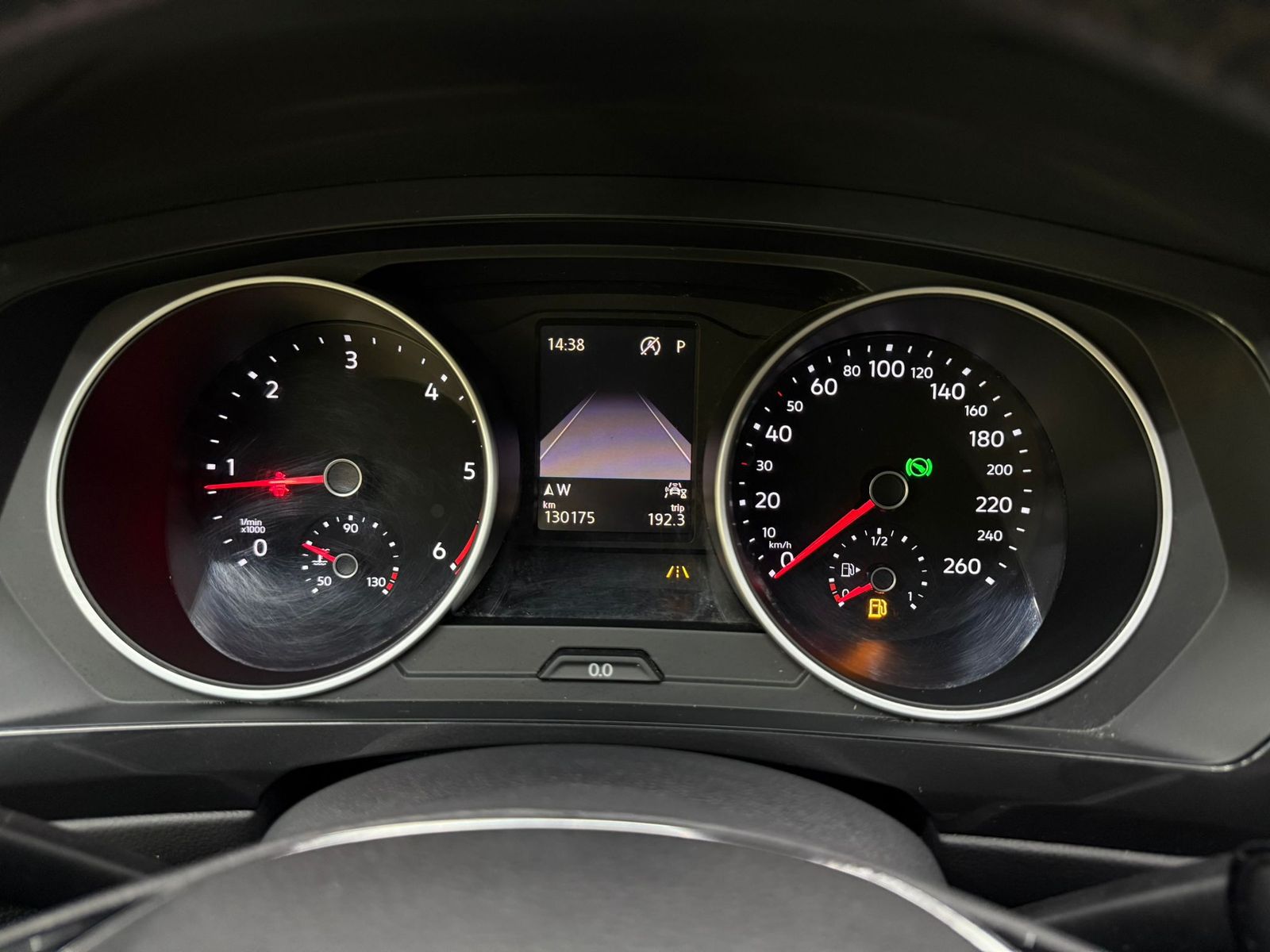 Fahrzeugabbildung Volkswagen Tiguan 2.0d DSG Comf 4Mot >NAVI+SHZ+PDC+LM+AHK+