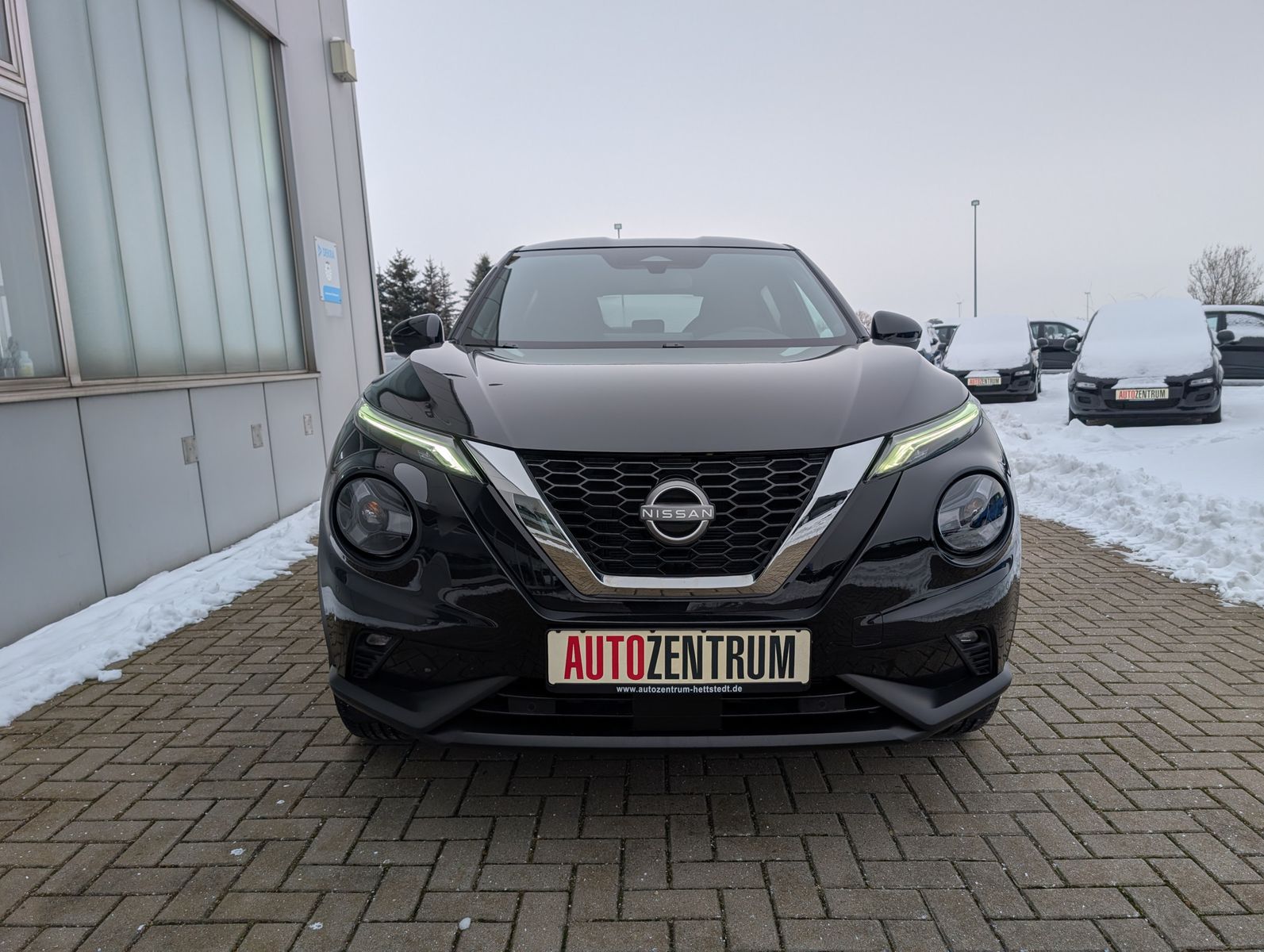Fahrzeugabbildung Nissan Juke 1.0 DIG-T N-CONNECTA AUTOMATIK WINTERPAKET